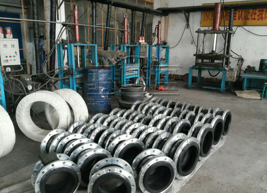 橡膠接頭生產車間