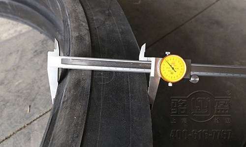 101210.jpg 橡膠接頭